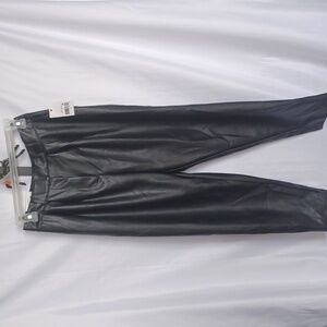 Ophelia Roe Black Faux Leather High Rise Straight Leg Pleated Trouser. Size 8